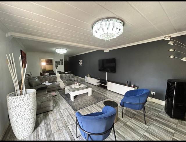 3 BEDROOM TOWNHOUSE FOR SALE IN NORTH RIDING